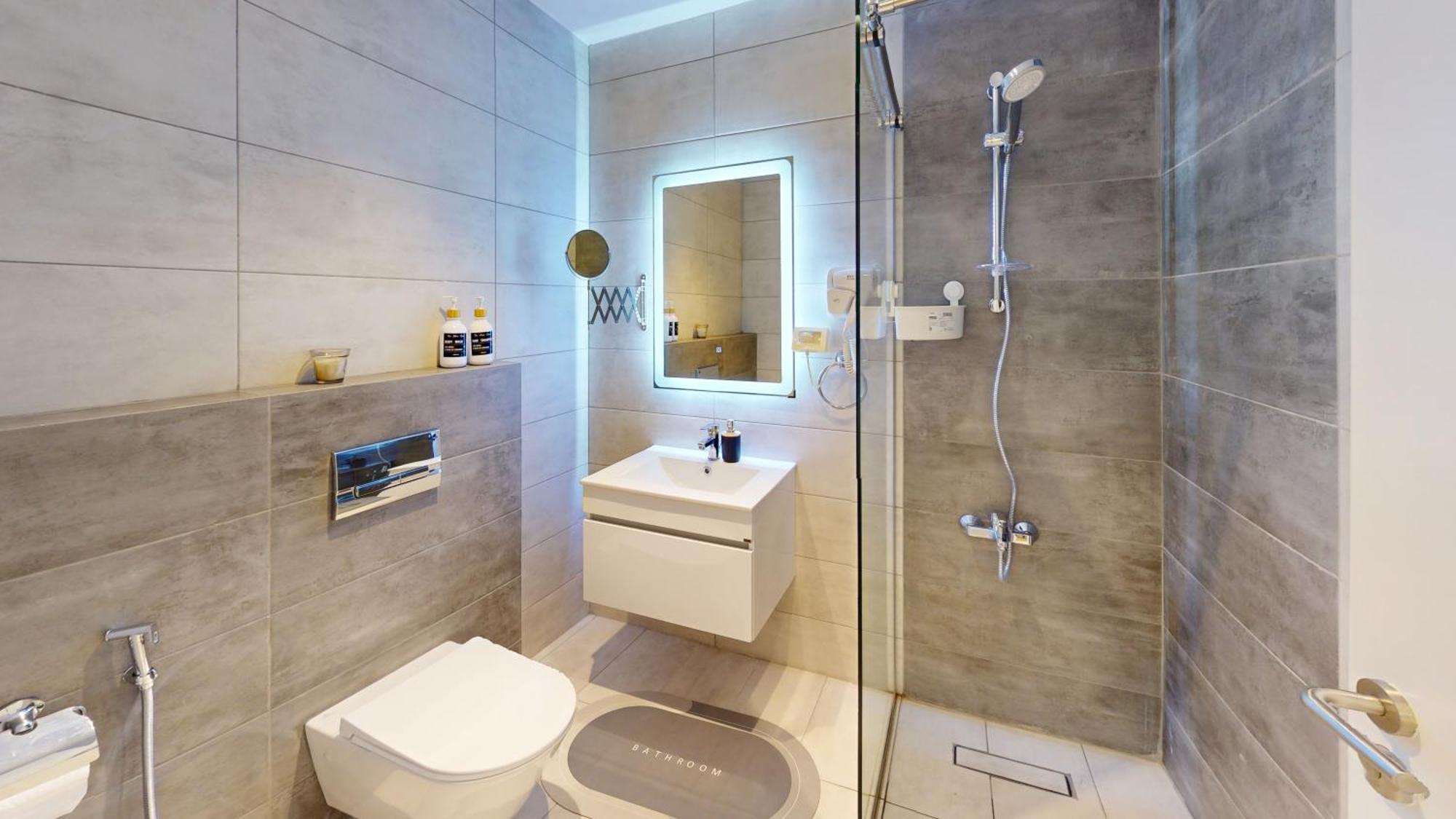 Al Fares Luxury Furnished Apartment-damac Tower * Amman