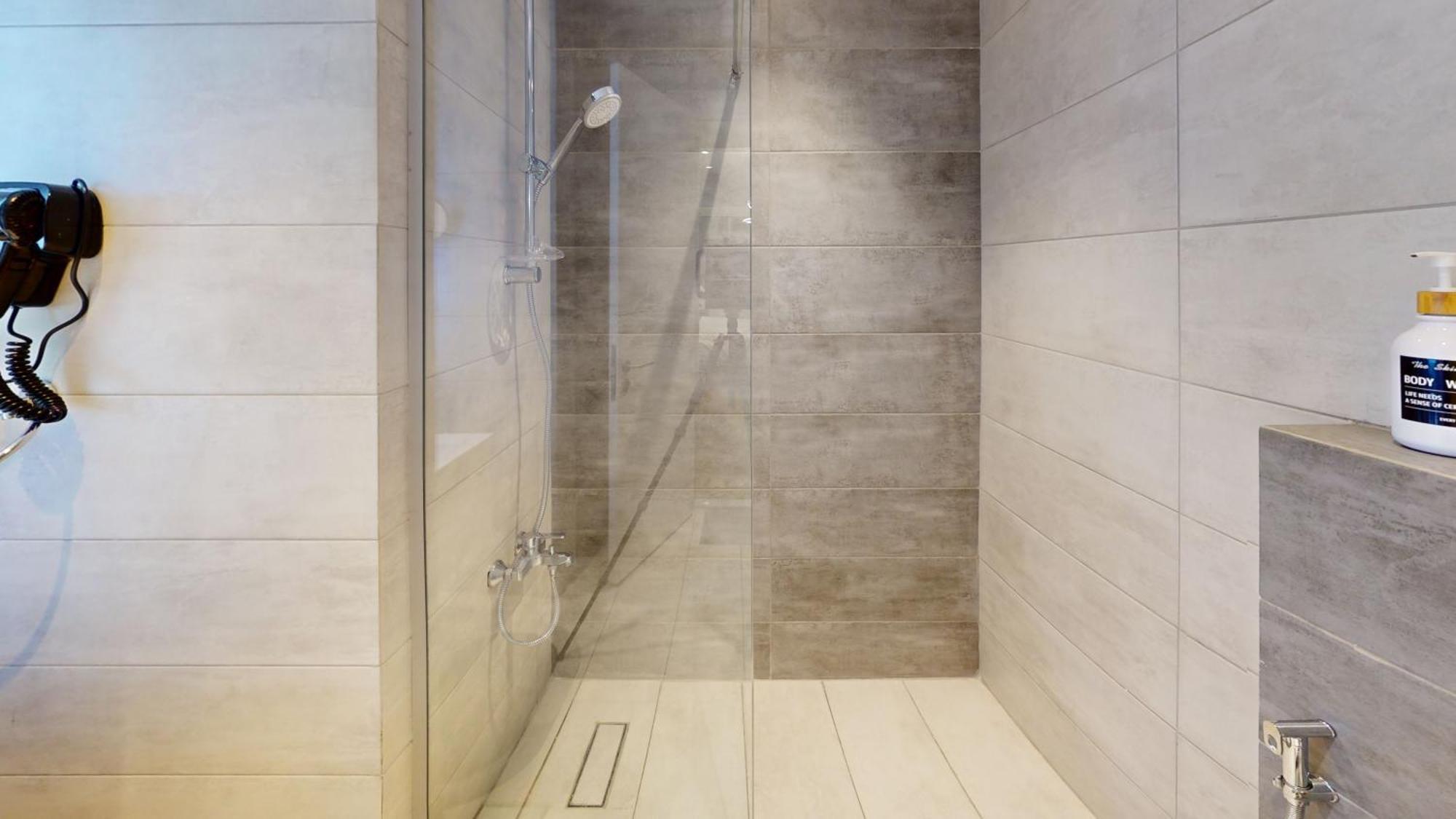 Al Fares Luxury Furnished Apartment-damac Tower Apartamento *